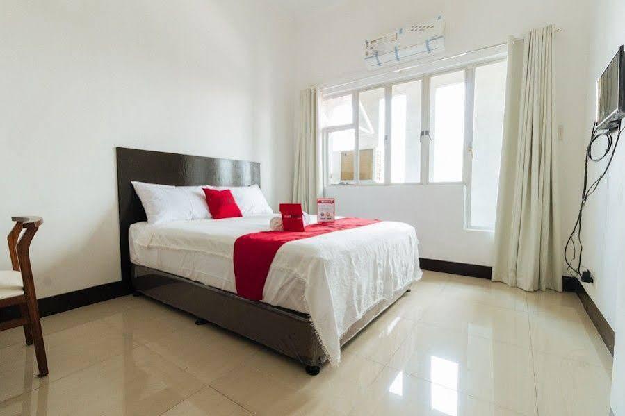 RedDoorz Plus @ Banawe Quezon City Weekly Stay Exterior foto