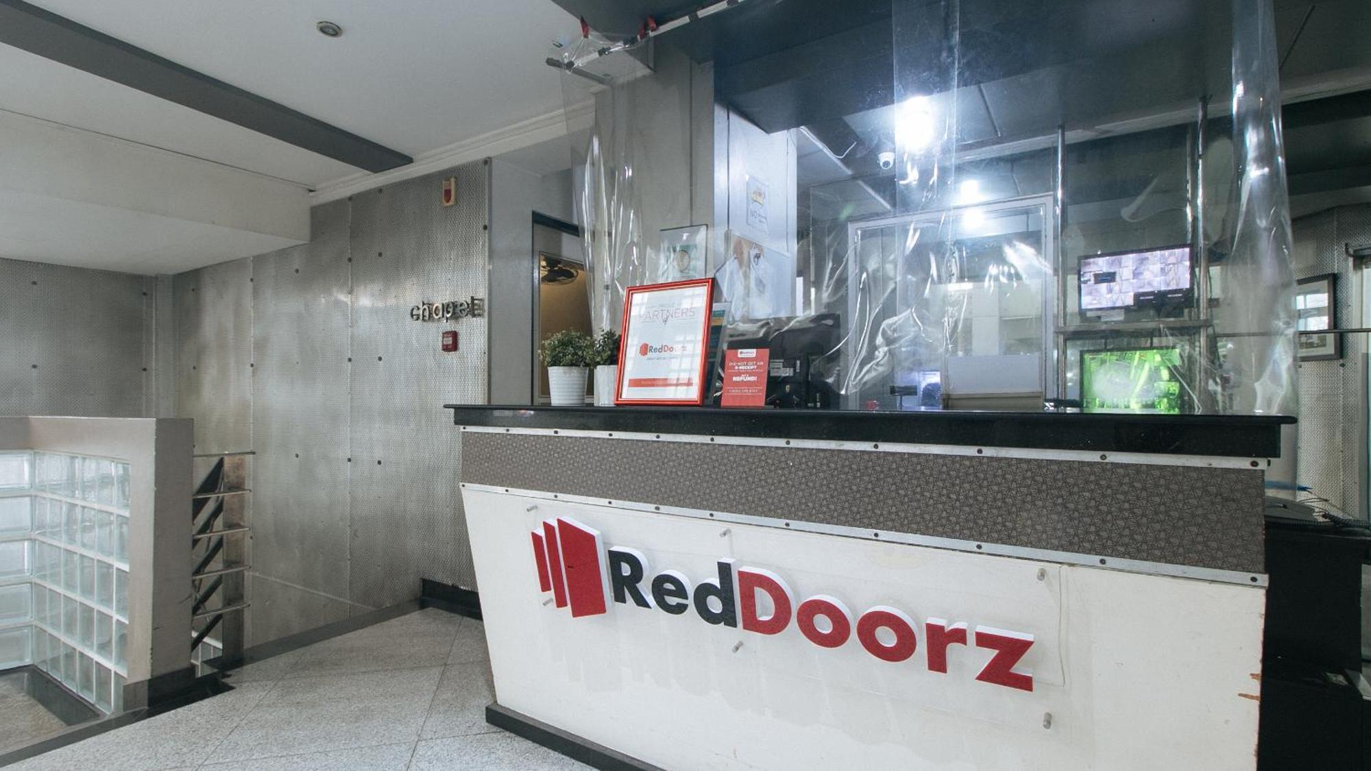 RedDoorz Plus @ Banawe Quezon City Weekly Stay Exterior foto